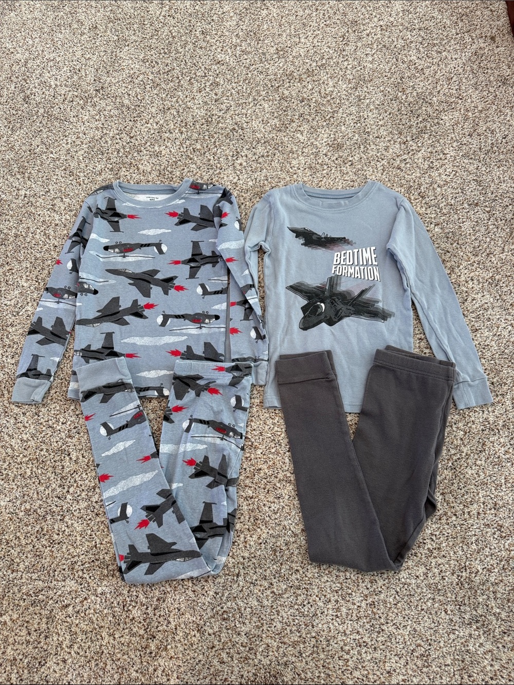Carter's Grey Jet-Print and Solid Plane Kids Pajama Set - Grey, Dark Gray, Red